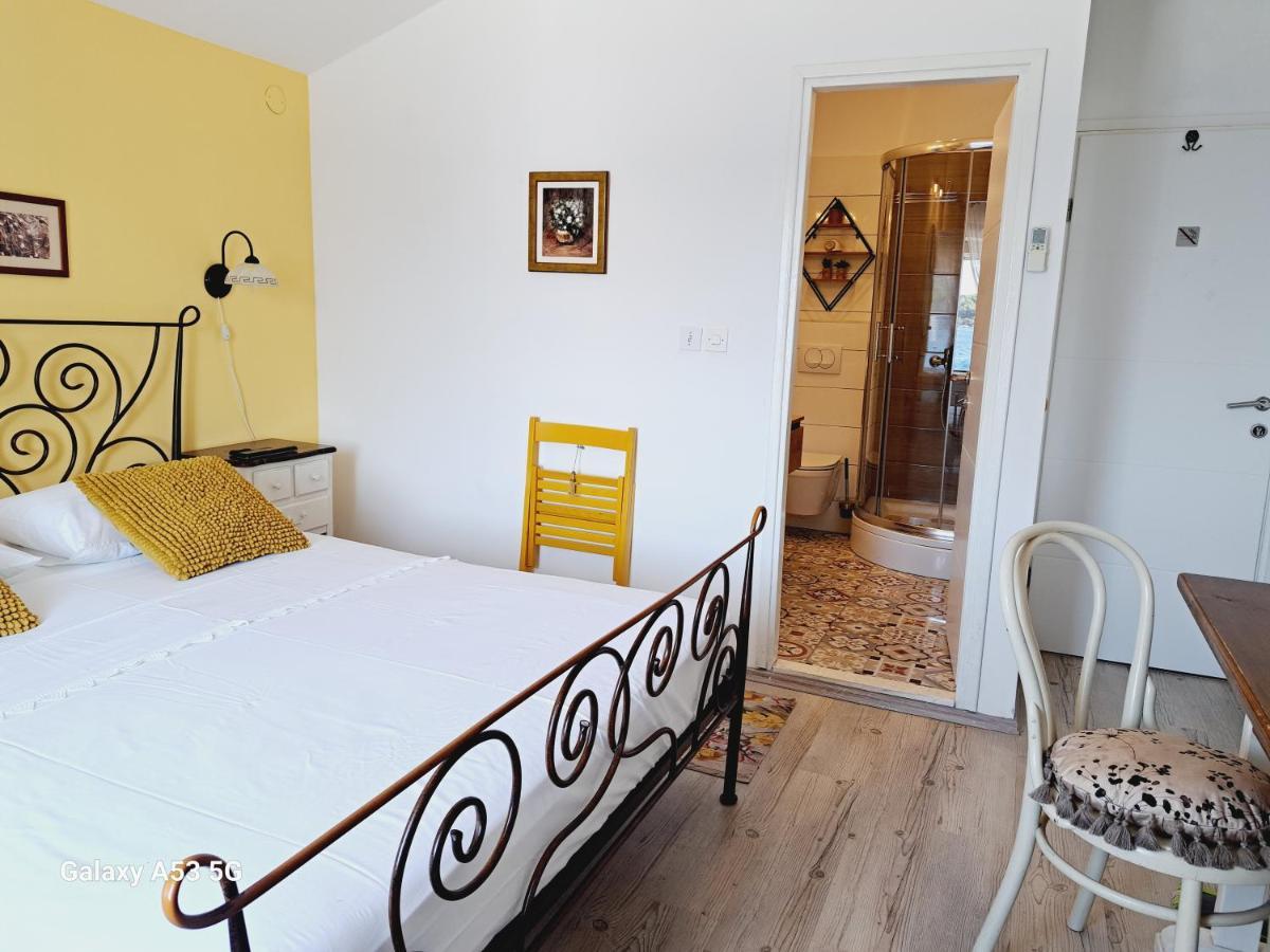 Heritage Rooms Kut Vis Luaran gambar