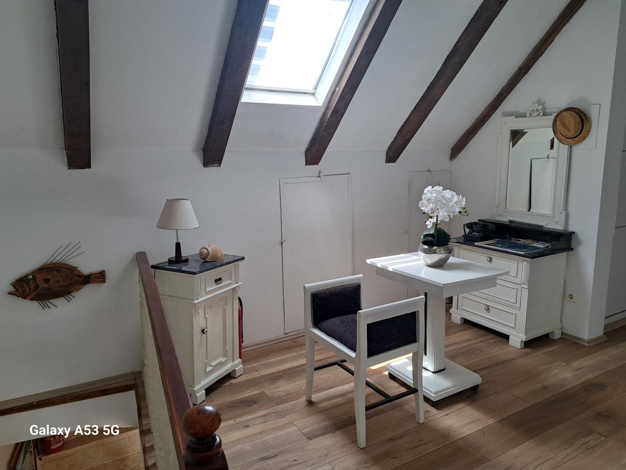 Heritage Rooms Kut Vis Luaran gambar